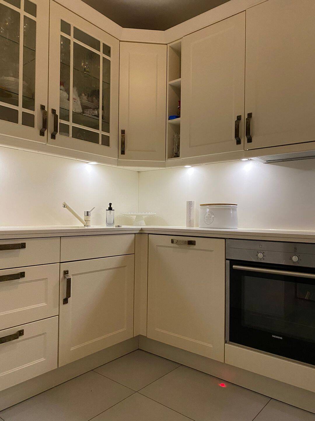 Vermietete 3-Zimmer-Wohnung nahe Zwinger – 2 Balkone, Einbauküche & TG, provisionsfrei – Dresden – Vorschaubild 9