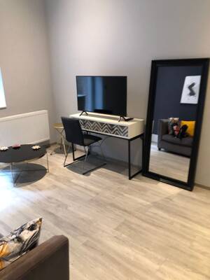 Zentral & ruhig wohnen am Park: Stilvolle möblierte 2-Zimmer-Wohnung in Düsseldorf (Lessingstr.) – 40227 Düsseldorf – Vorschaubild 4