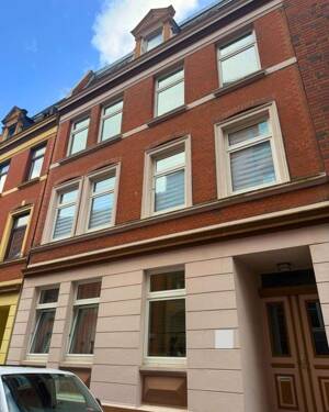 Mehrfamilienhaus Lübeck-Altstadt: Sanierungs-Juwel am Katharineum – WPB-Förderung & 4 WE möglich! – 23552 Lübeck – Vorschaubild 1