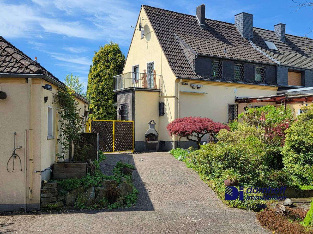 Familiendomizil mit parkähnlichem Garten – 44357 Dortmund – Bild 1 von 9