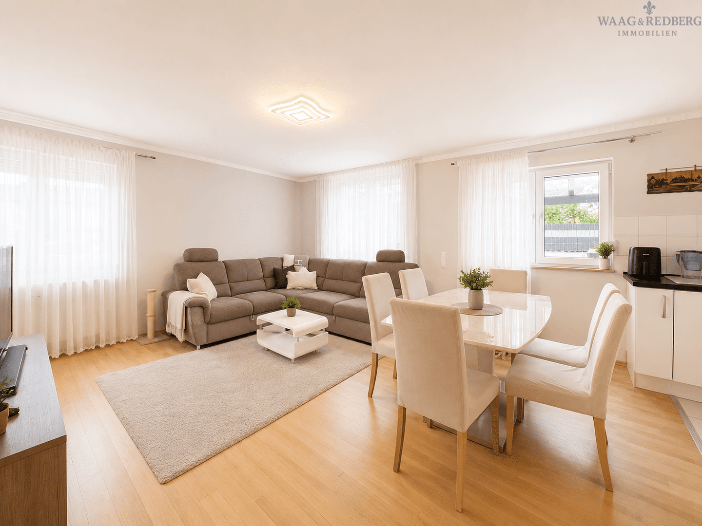 Grosszügige 6-Zimmer-Souterrainwohnung mit Gartenanteil und Wohnkomfort auf zwei Ebenen – Ingolstadt – Vorschaubild 5