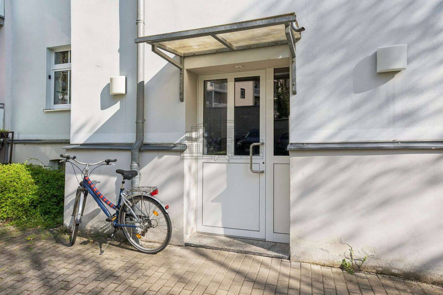 Stilvolle Kapitalanlage in Leipzig: Vermietete 2-Zimmer-Dachgeschosswohnung – Leipzig – Vorschaubild 6