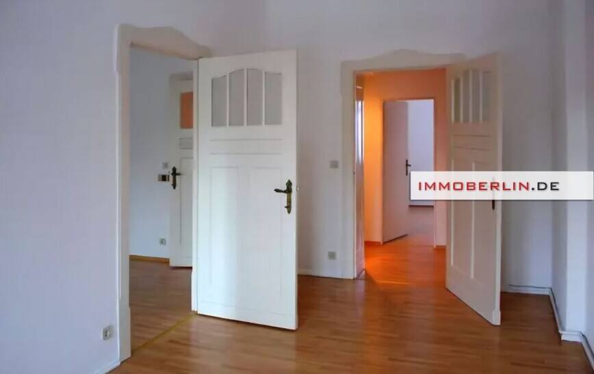 IMMOBERLIN.DE - Stilvolle Stuck-Altbauwohnung mit Südloggia nahe Mexikoplatz – Berlin – Vorschaubild 6