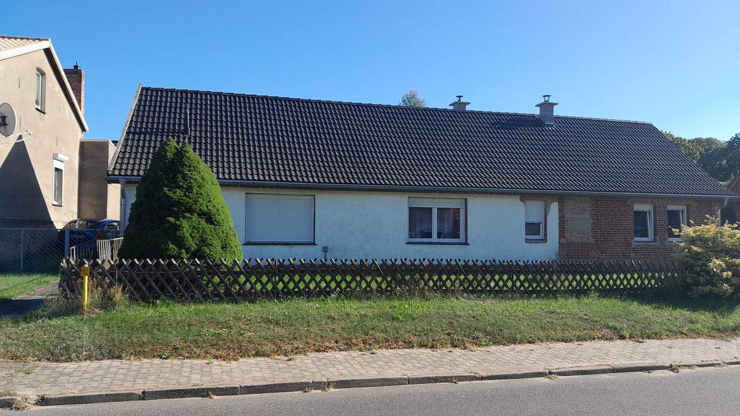Einfamilienhaus u. Scheune mit Potenzial 2.500 m² Grund – Heinrichswalde – Bild 1 von 9