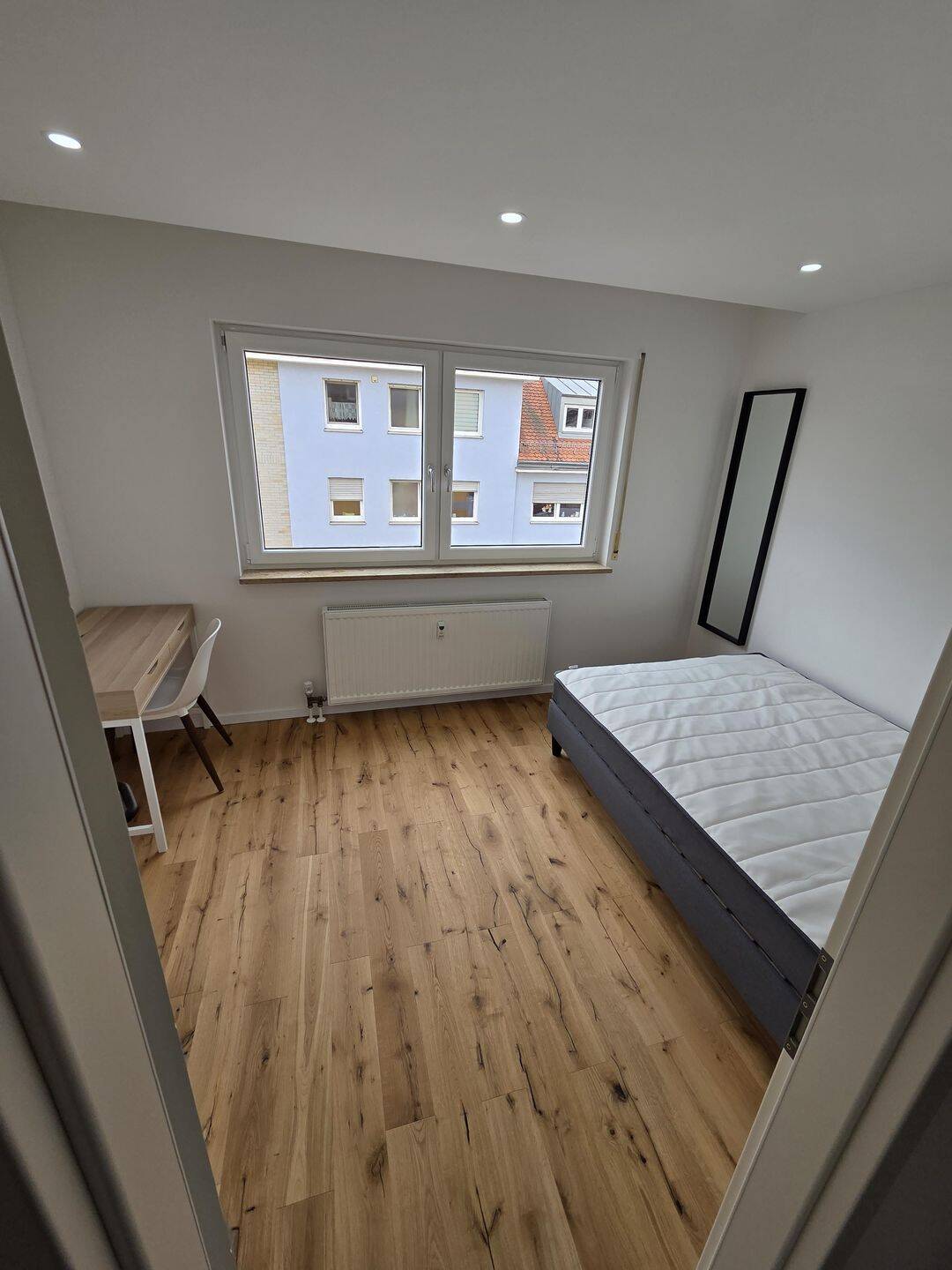 neu renoviertes & möbliertes WG Zimmer in Nürnberg – Nürnberg – Vorschaubild 6