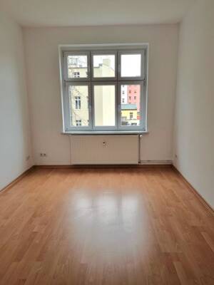 Stadtnaher Altbau-Charme! Sanierte 3-Raum-Wohnung – 39108 Magdeburg – Vorschaubild 2
