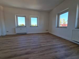 großzügige, helle 2-Zimmerwohnung zu vermieten. – 2739 Leutersdorf – Vorschaubild 3