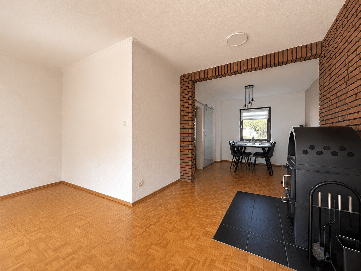 Ein Zuhause auf drei Ebenen mit Garten und vielen Möglichkeiten