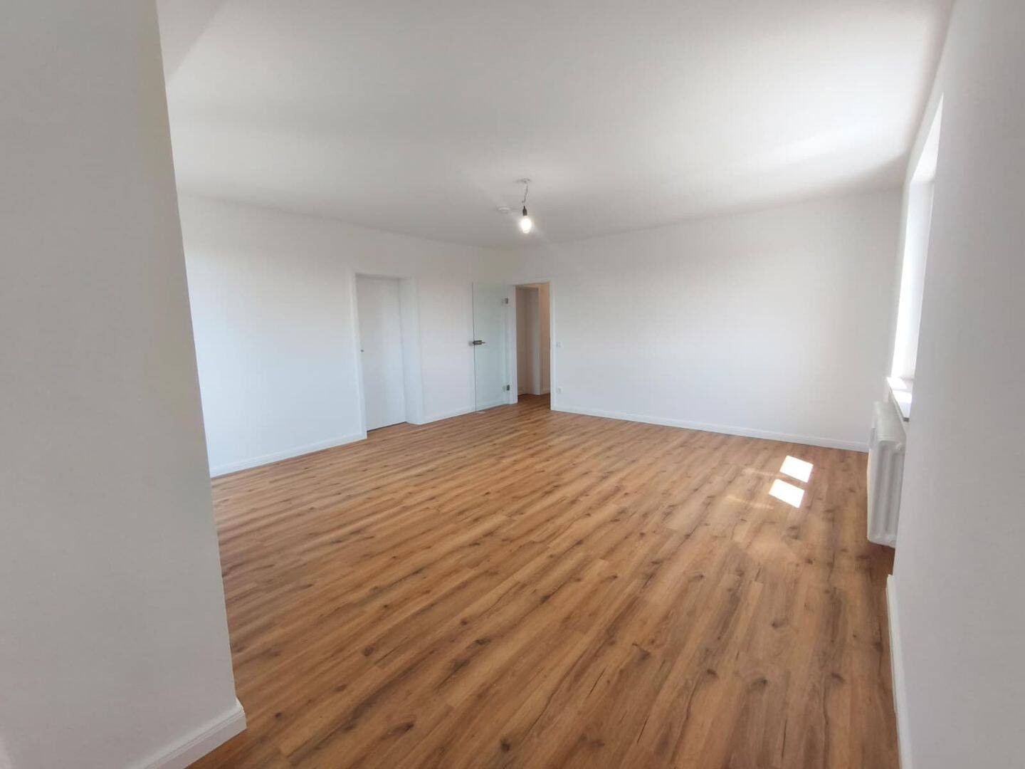 Lichtdurchflutete 2-Zi.-Wohnung (5. OG) mit Loggia & neuer EBK in Köln-Grengel – Köln – Vorschaubild 9