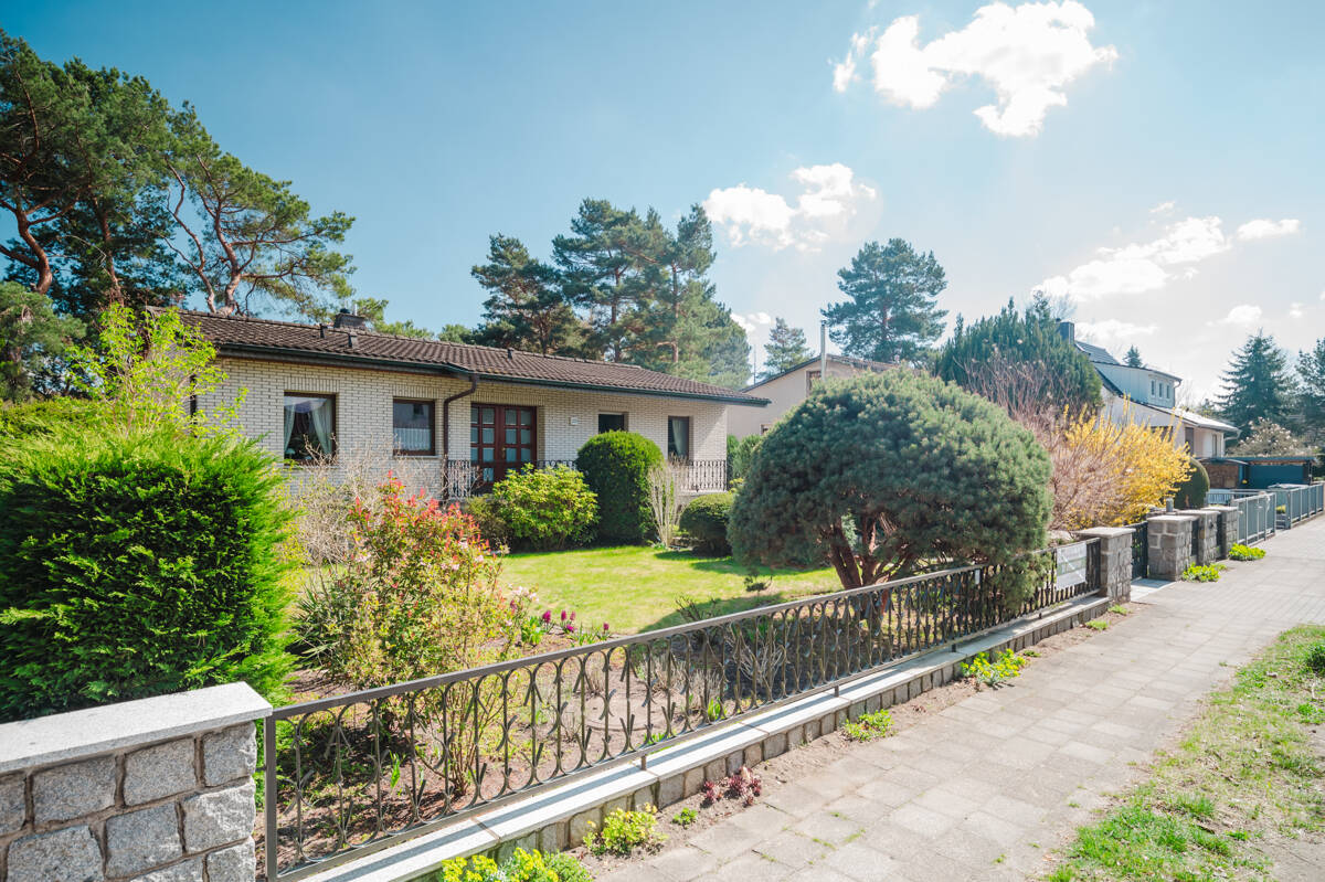 "Royal Oak" - Familienbungalow mit Traumgarten und Gästehaus an der Berliner Stadtgrenze zu kaufen!