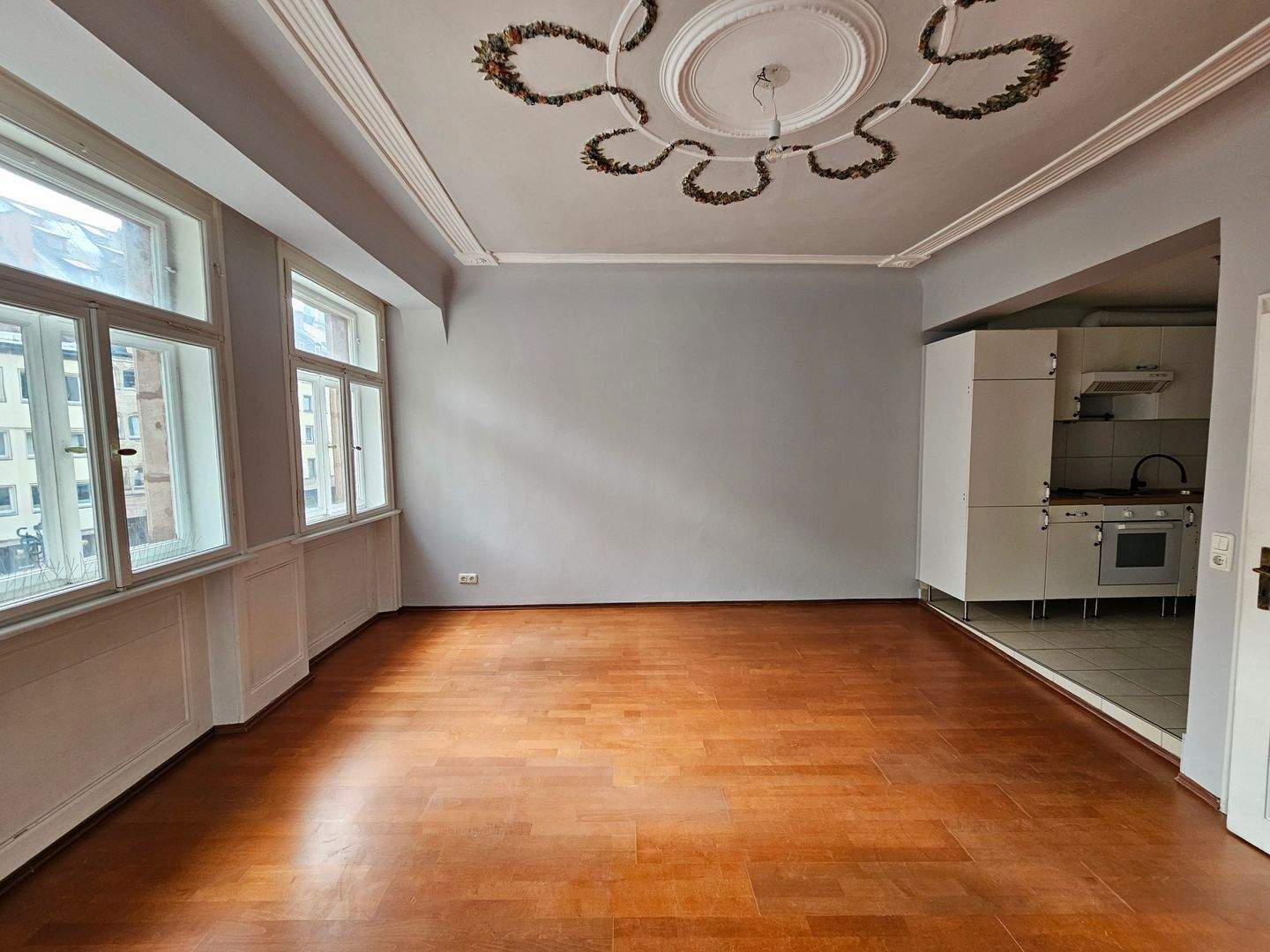Stilvolle 2,5-Zimmer-Wohnung in zentraler Innenstadtlage – Nürnberg – Vorschaubild 2