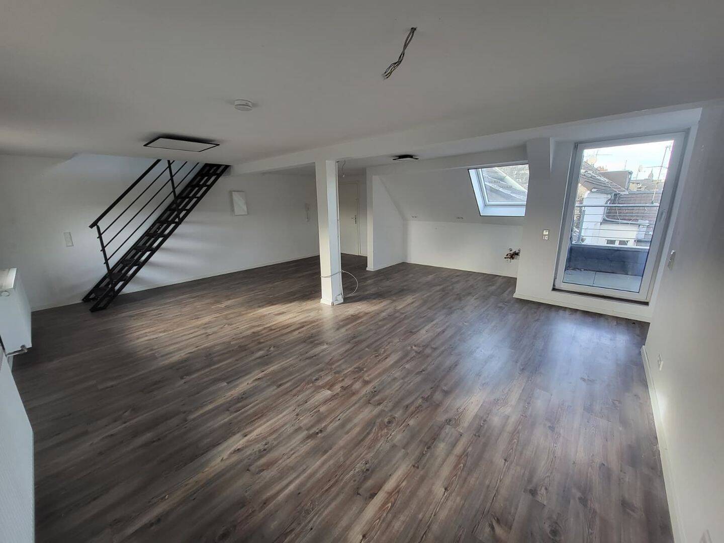 Ansprechende 3-Zimmer-Maisonette-Wohnung mit Balkon in Krefeld