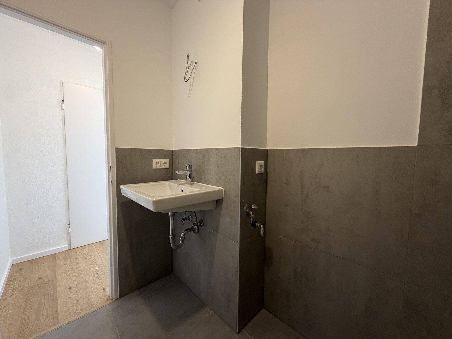 Renovierte 1-Zimmer Wohnung mit Küche und Balkon in der Innenstadt – Frankfurt am Main – Vorschaubild 6