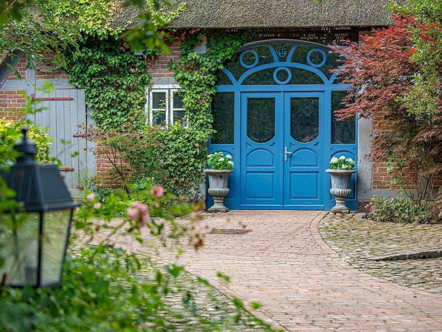 Pferdeglück unter Reet – Historisches Landgut mit Reitanlage im Teilverkauf – Schierensee – Vorschaubild 3