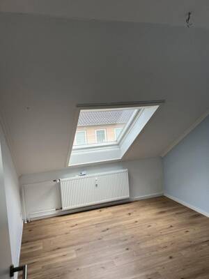 Moderne Dachgeschosswohnung in Hauptbahnhofsnähe – 27570 Bremerhaven – Vorschaubild 2