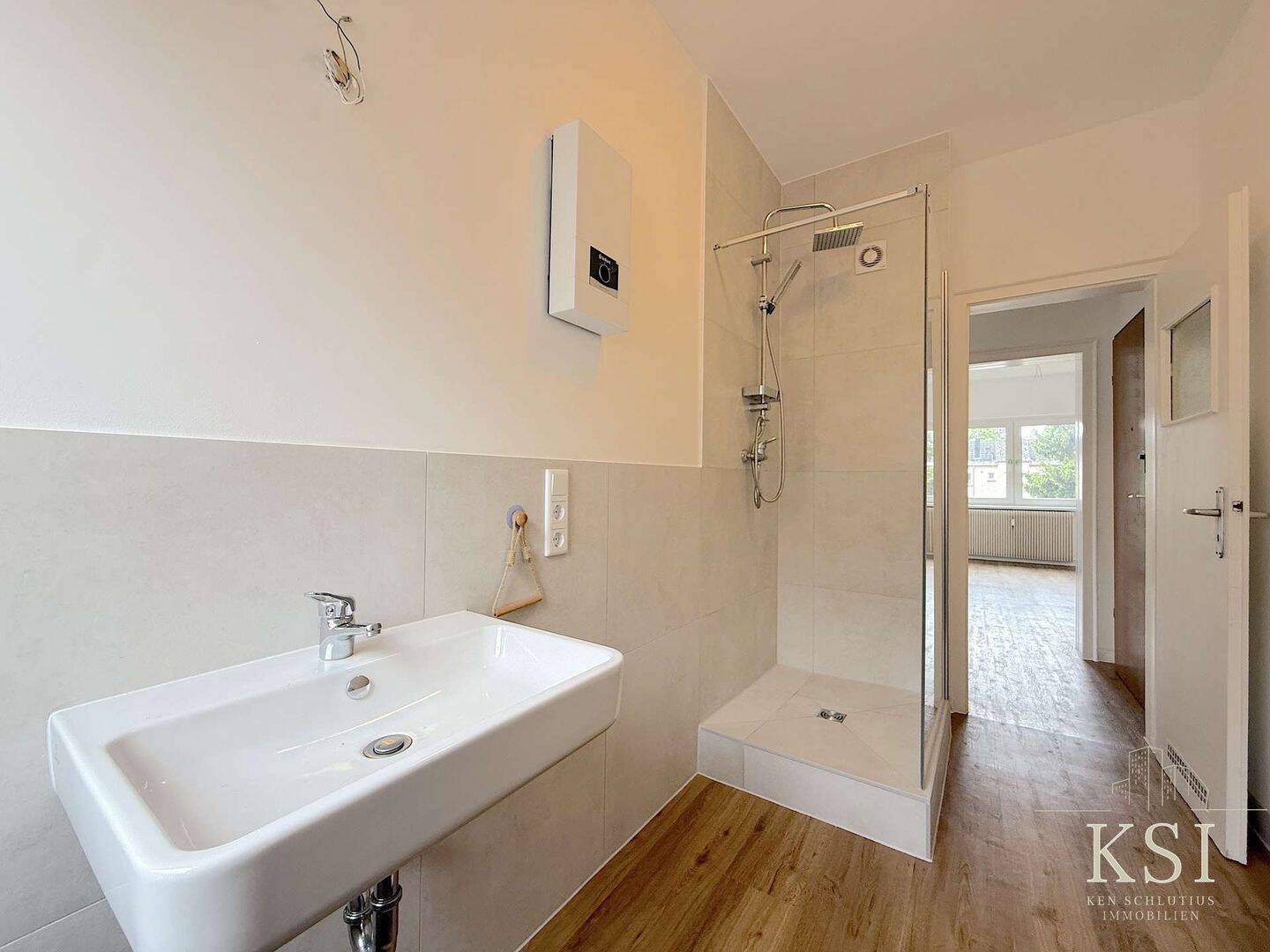 Moderne 2,5-Zimmer Wohnung! Erstbezug nach Sanierung! – Oberhausen – Vorschaubild 4