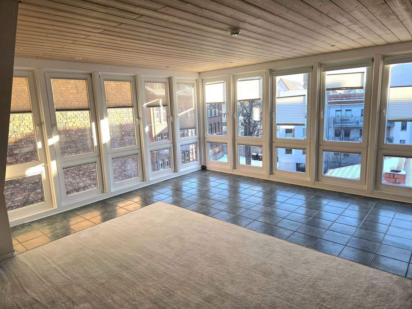 Lichtdurchflutete Wohnung im Atelierstil mit Blick auf den Erfurter Dom ! – Erfurt – Vorschaubild 3