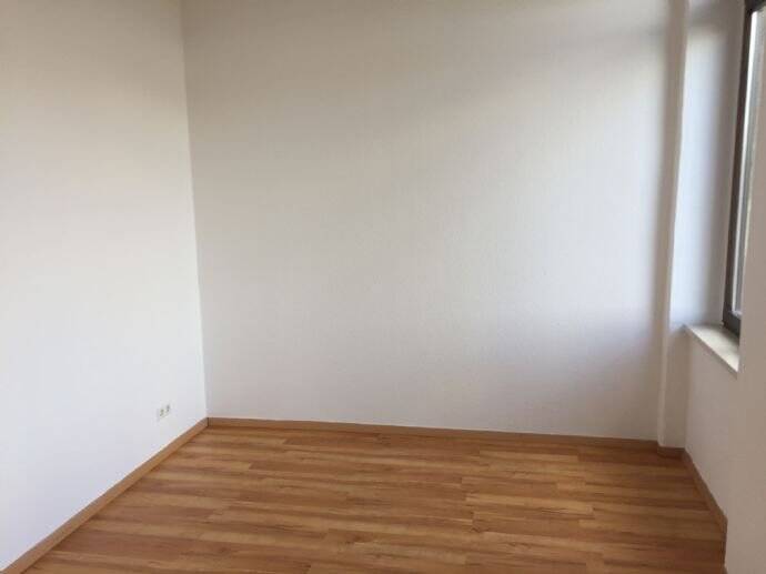 Schöne 2 - Zi. Whg. mit Balkon und EBK - Neorenaissance-Haus - nahe TU u. Hbf. – Chemnitz – Vorschaubild 5