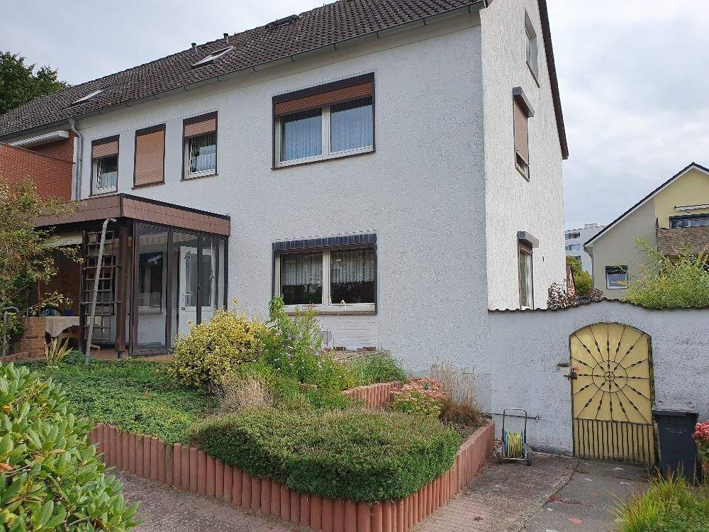 Reserviert - Wolfsburg - Nordstadt: Doppelhaushälfte für die große Famile, zentral gelegen und sofort verfügbar