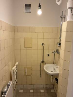 2-Zimmerwohnung für Liebhaber. Intressent vorhanden – 24149 Kiel – Vorschaubild 3