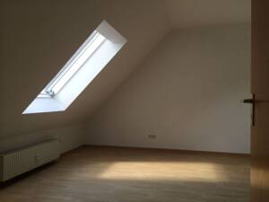 Zentrale 2-Zimmer-Wohnung mit verglaster Loggia - WBS erforderlich! – 33647 Bielefeld – Vorschaubild 4