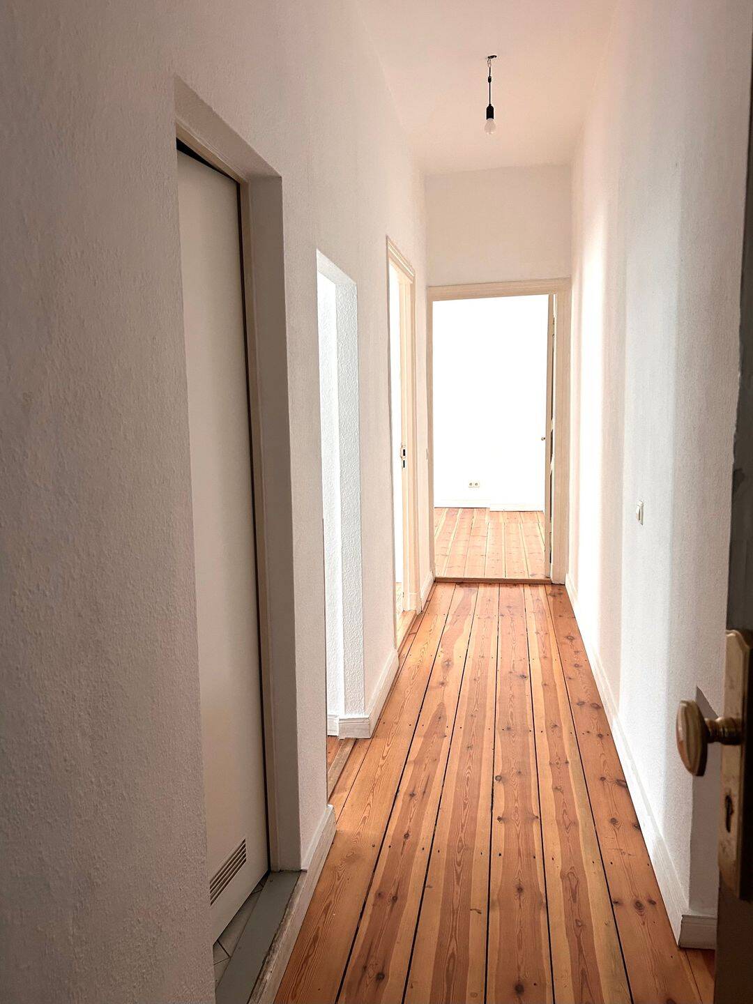 Feine 2 Zimmerwohnung im Altbau* bereit zum Einzug* – Berlin – Vorschaubild 4