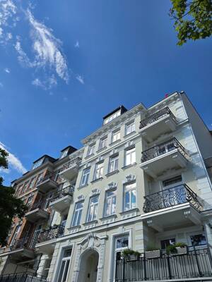 SCHÖNER WOHNEN im JUGENDSTIL beim MERIDIAN EPPENDORF | BALKON + KAMINOFEN Original | SEHR CHARMANTE 4 ZIMMER | EBK – 20253 Hamburg – Vorschaubild 1