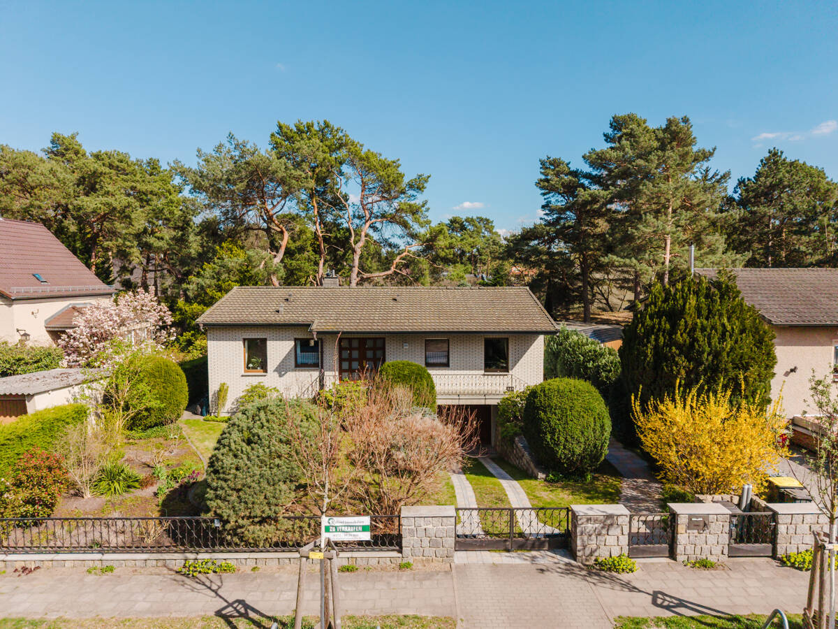 "Royal Oak" - Familienbungalow mit Traumgarten und Gästehaus an der Berliner Stadtgrenze zu kaufen! – Berlin – Vorschaubild 2