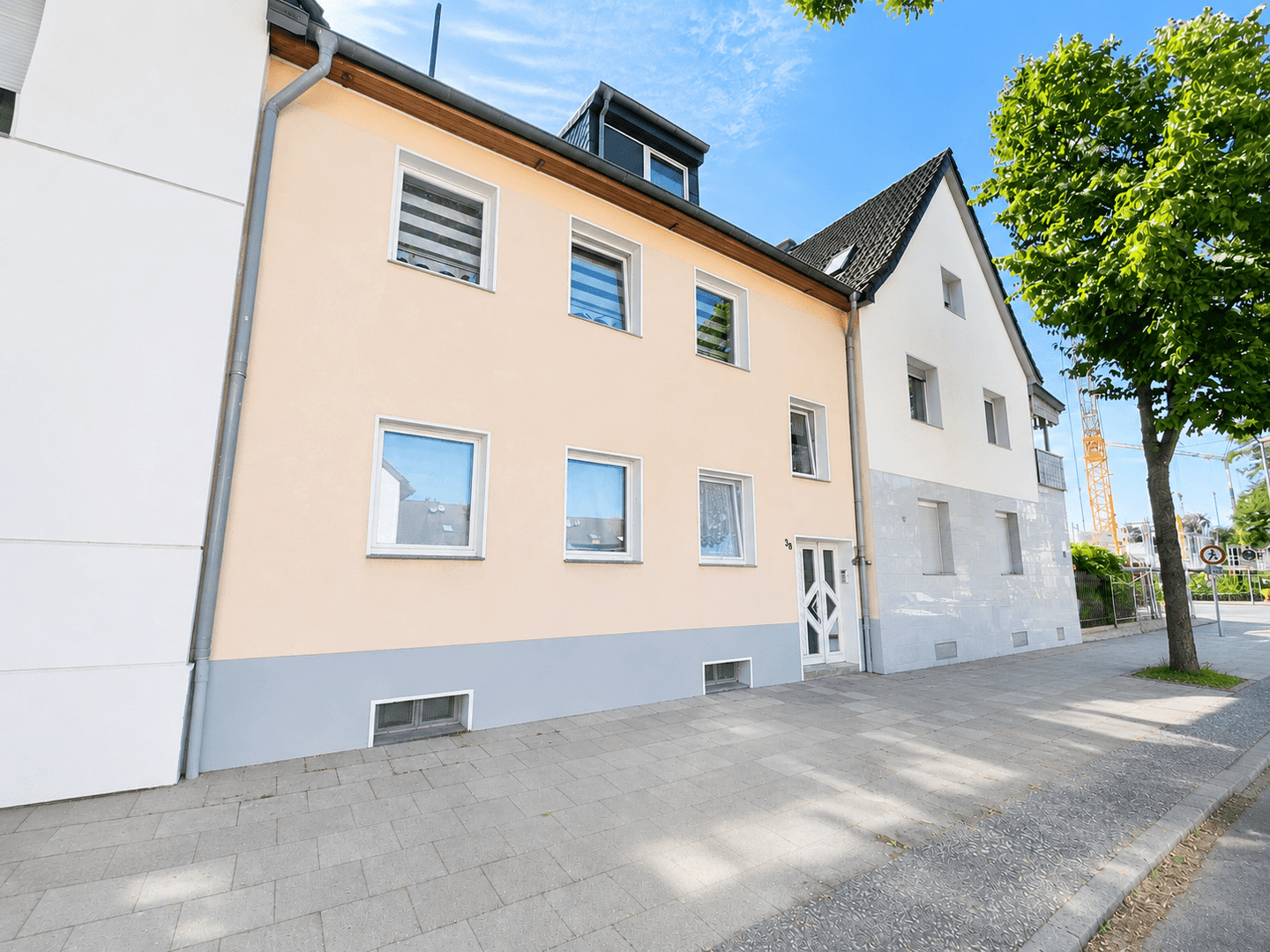 Wohnen mit Perspektive: Einfamilienhaus mit Einliegerwohnung – Duisburg – Vorschaubild 2