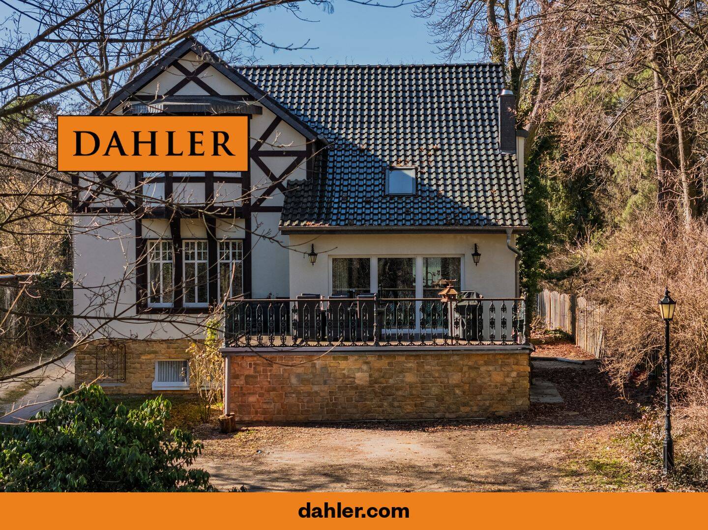 Historische Offiziersvilla trifft modernen Neubau - zwei Häuser mit vielseitigen Möglichkeiten – Zossen – Bild 1 von 9