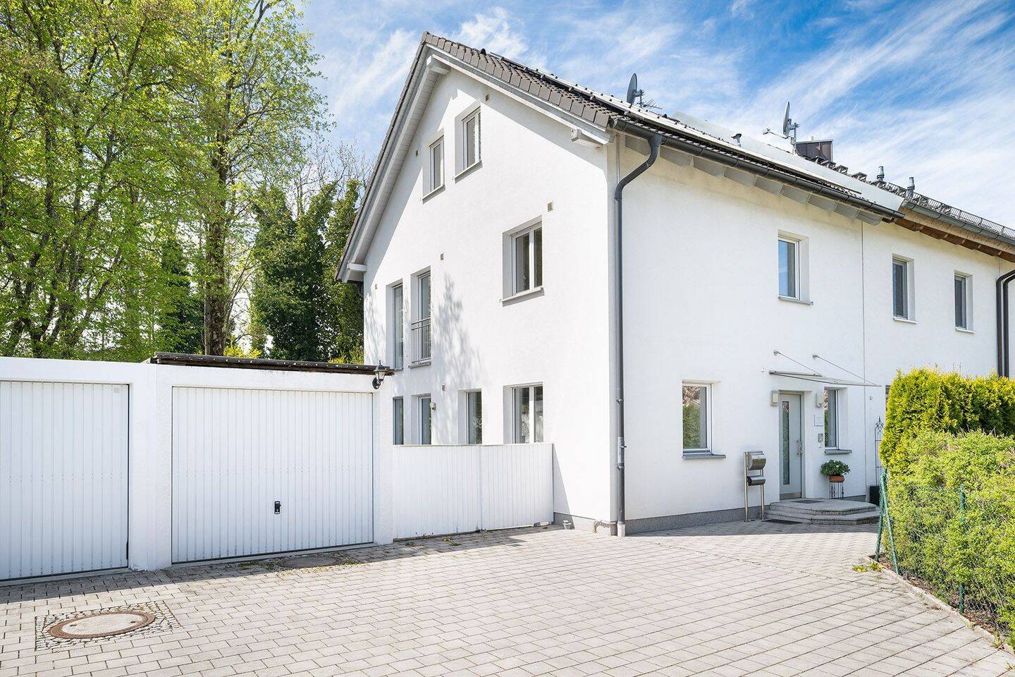 H&G - Ihr A+ Familienupgrade - Ökologisches Niedrigenergiehaus mit PV-Anlage & grünem Garten in Vaterstetten – Vaterstetten – Vorschaubild 2