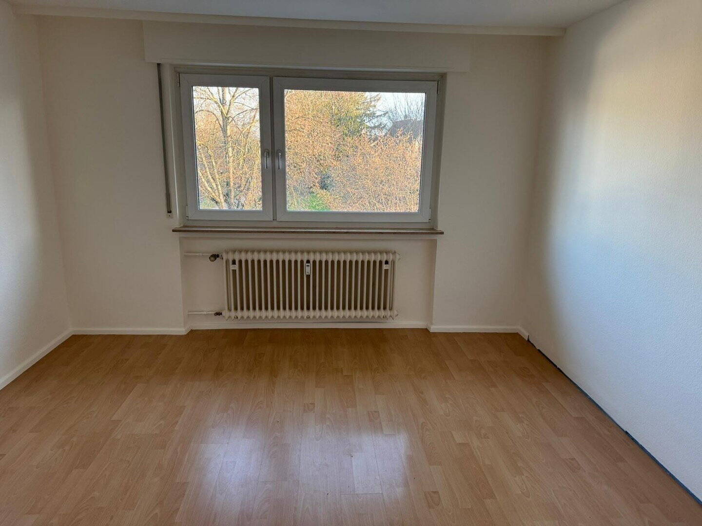 Modernes Wohnen: Helle 2-Zimmer-Wohnung mit sonnigem Balkon in Stuttgart-Stammheim – Stuttgart – Vorschaubild 3