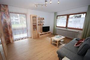 Zwei-Zimmer-Wohnung komplett möbliert und ausgestattet in zentrumsnaher Lage – 83435 Bad Reichenhall – Vorschaubild 1