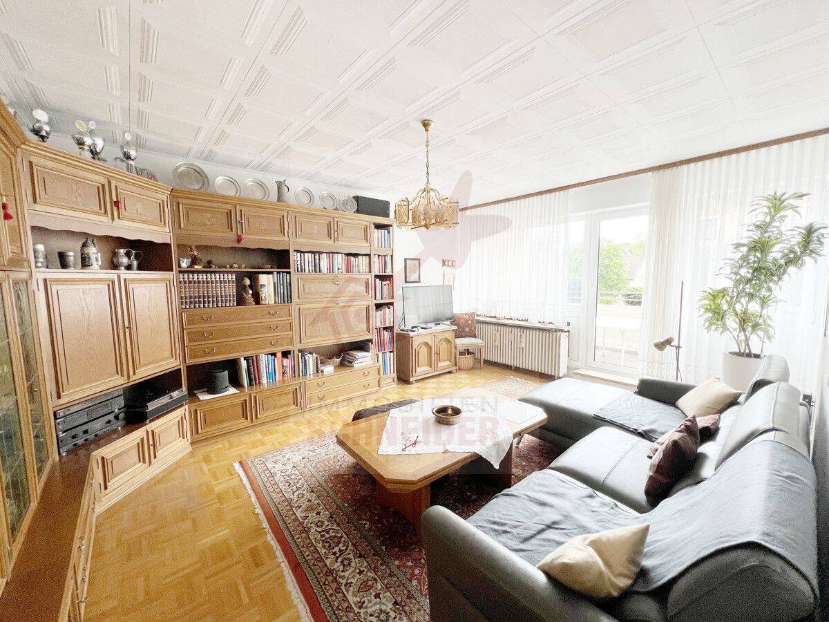 IMMOBILIEN SCHNEIDER - Moosach - sonnige 3 Zimmer Wohnung mit EBK, Parkett und 2 Dachterrassen – München – Vorschaubild 2