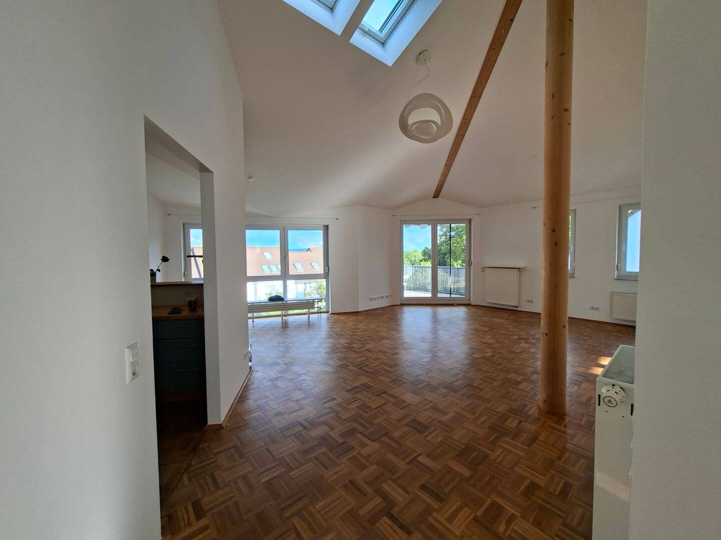 Lichtdurchflutetes Penthouse in Bad Wilhelmshöhe – Kassel – Vorschaubild 3