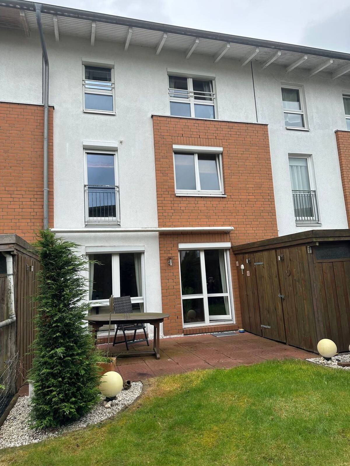 schönes 5 Zimmer Mittelreihenhaus in Hamburg-Allermöhe – 21035 Hamburg – Bild 1 von 9
