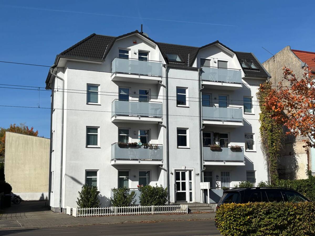 Bezugsfreie 3-Zimmer-Wohnung mit Pkw-Stellplatz und 2 Balkonen in Berlin – 12527 Berlin – Bild 1 von 9