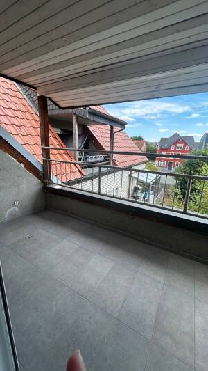 Zentrale 2 - Zimmer Wohnung mit Küche und Balkon – 33613 Bielefeld – Vorschaubild 2