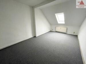 Neue Fußböden! Gemütliche Dachgeschosswohnung in ruhiger Lage von Aue – 8280 Aue – Vorschaubild 3