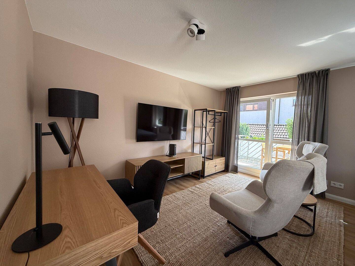 Fast wie eine eigene Wohnung! Möbliertes Zimmer in Bietigheim - ideal für Wohnen auf Zeit ab 1 Monat.