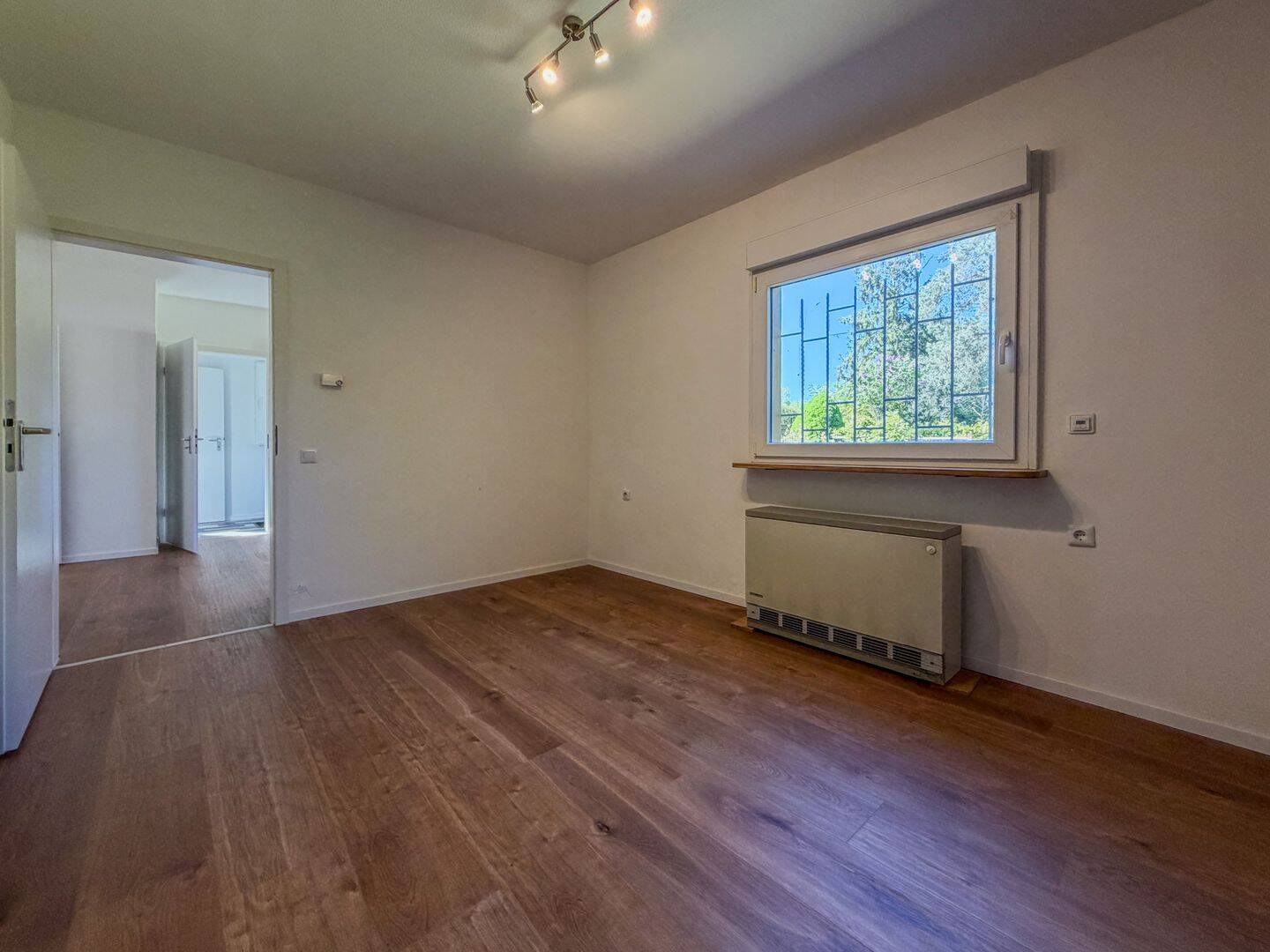 Freistehender Bungalow auf eigenem Grundstück in Düsseldorf-Gerresheim - sofort bezugsfrei – Düsseldorf – Vorschaubild 4