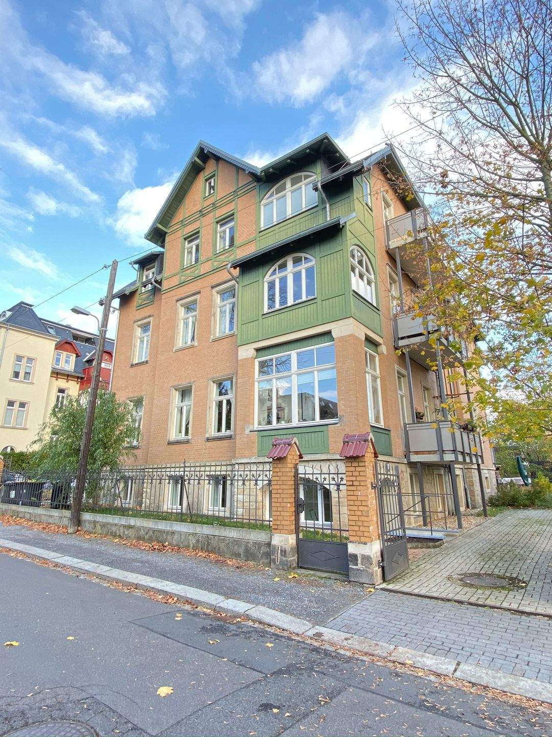 Attraktive 3 Zi.Wohnung mit Balkon, Fußbodenheizung und Parkettboden ! – Dresden – Vorschaubild 3