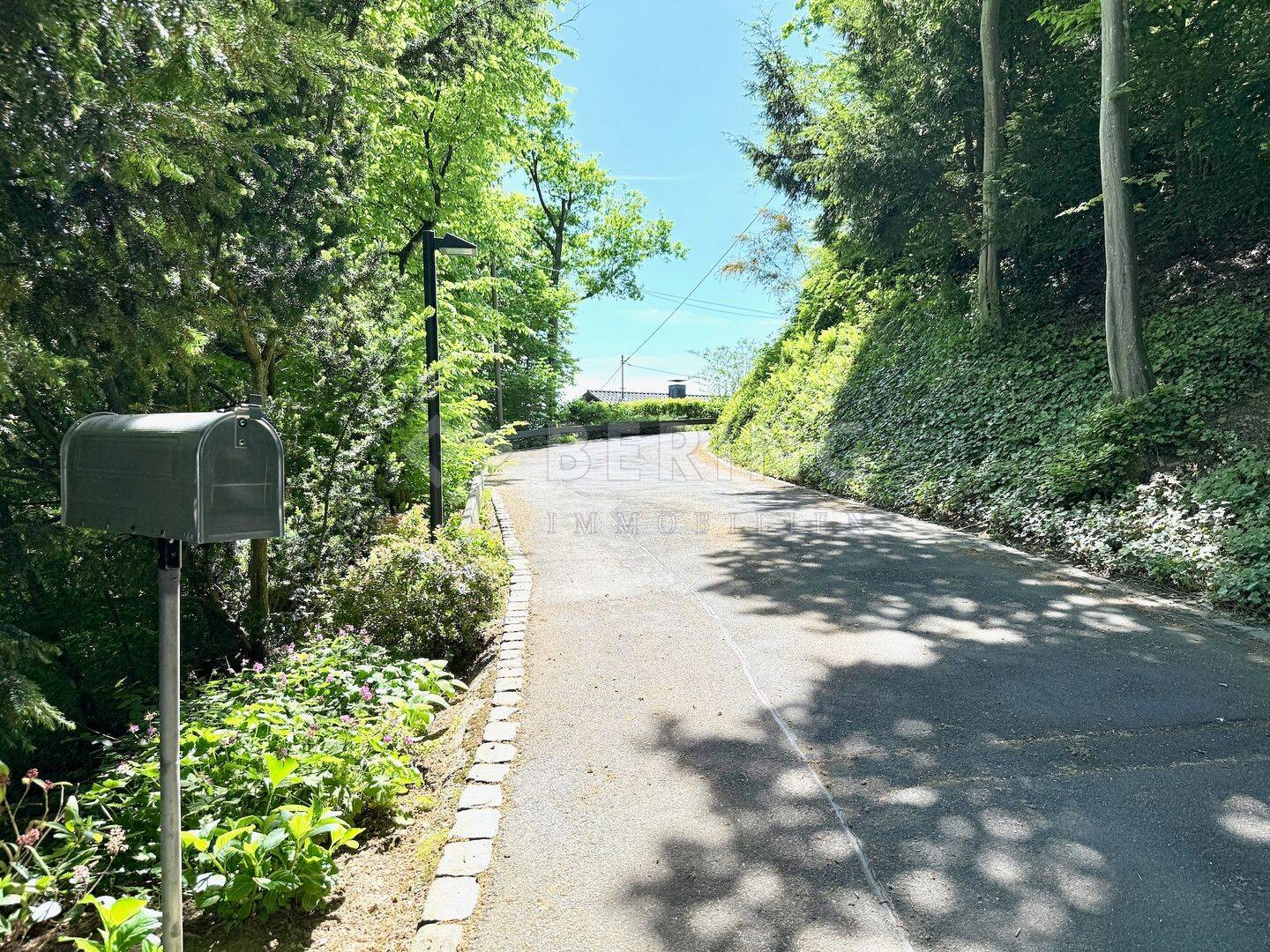 UNTERNEHMERVILLA MIT SCHWIMMHALLE /SAUNA/FITNESS | UNIVERSITÄTSSTADT SIEGEN – Siegen – Vorschaubild 2