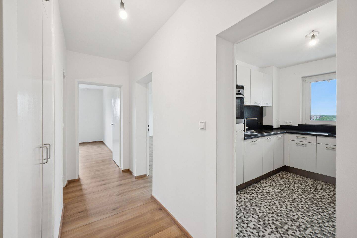 Wohnen mit Weitblick und Komfort - frisch sanierte Wohnung im Südwesten Berlins – Berlin – Vorschaubild 7