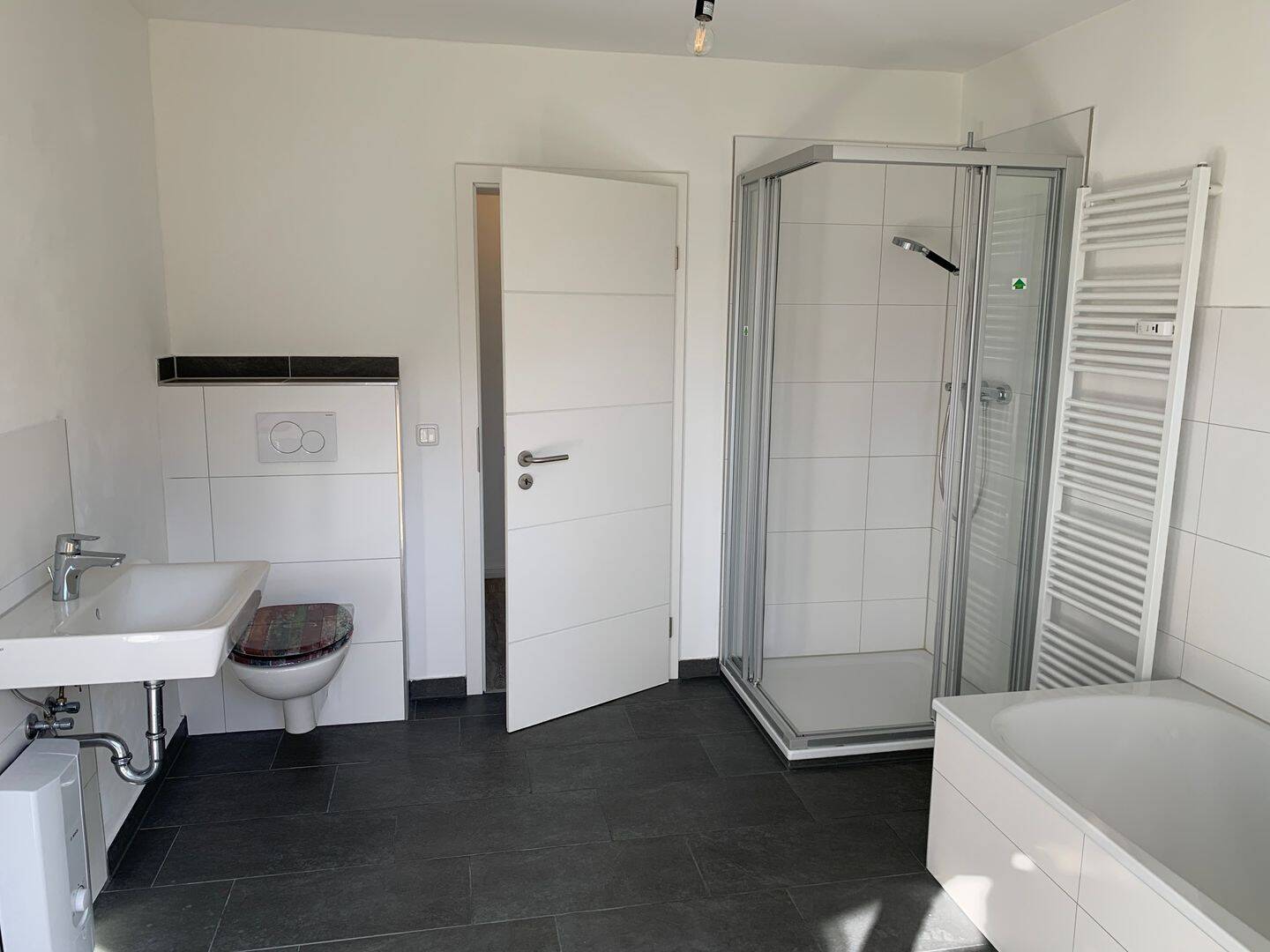 Kiel - Wilhelmplatz: Freie, fein modernisierte 3 Zimmer Eigentumswohnung mit 3 Balkonen im 2.0G – Kiel – Vorschaubild 8
