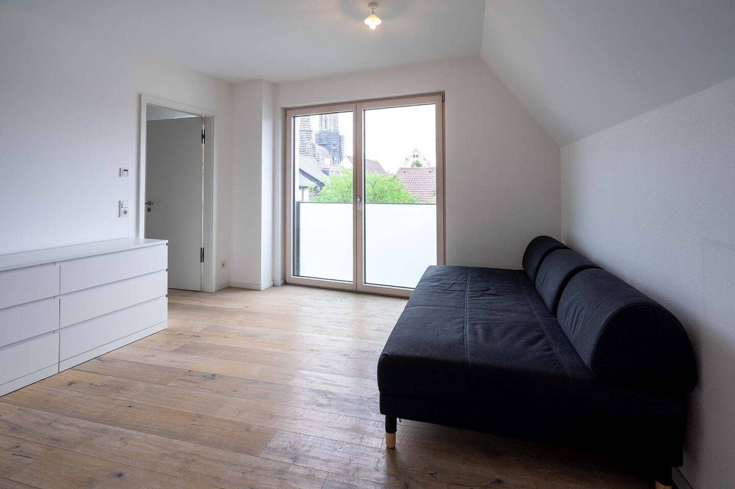 Top Lage: 2-Zimmer-DG-Wohnung mitten in Ulm – Ulm – Vorschaubild 4