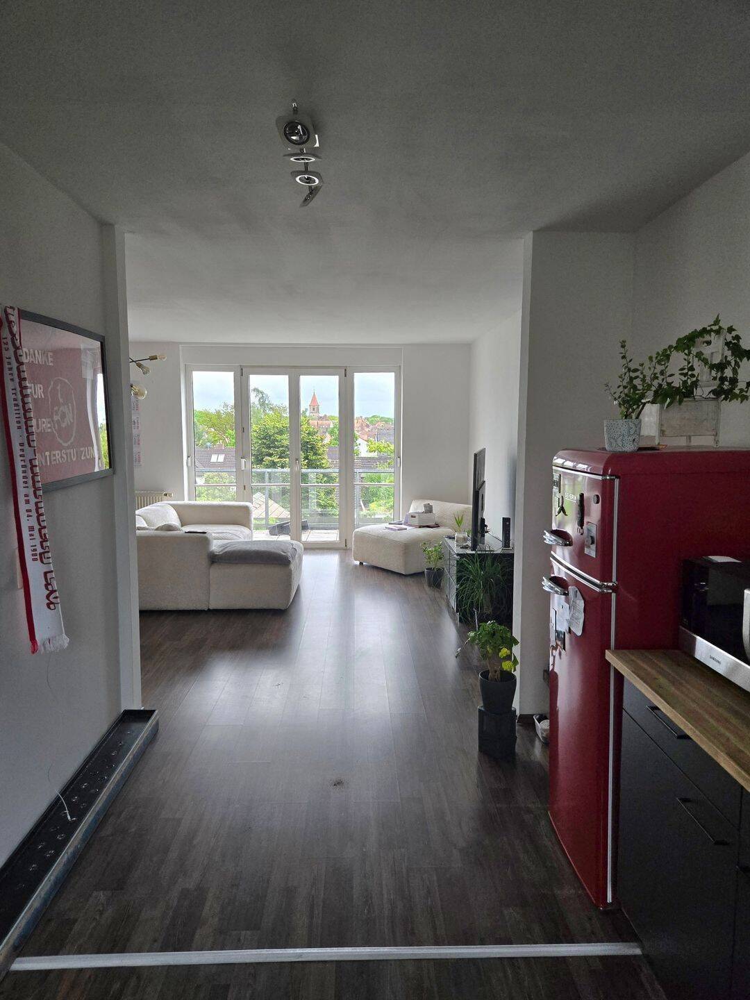 Freundliche 3-Zimmer-Dachgeschosswohnung mit wunderschönem Ausblick über Kornburg – Nürnberg – Vorschaubild 5