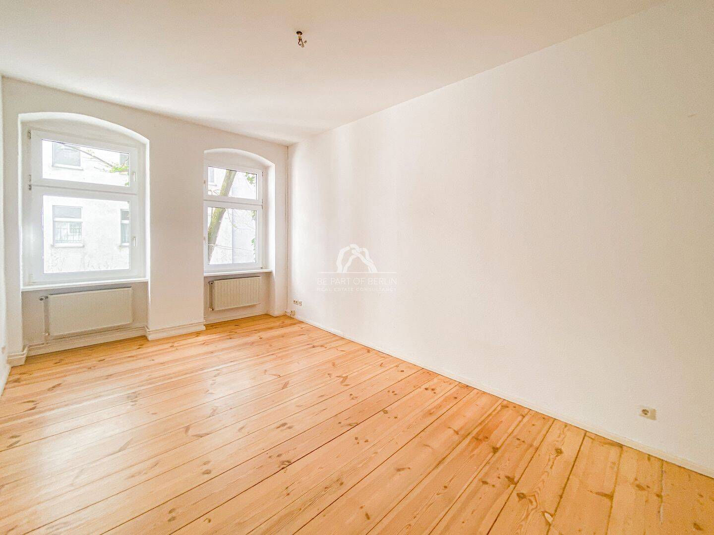 KLASSISCH SCHÖNE UND GEPFLEGTE ALTBAUWOHNUNG IN ERSTKLASSIGER LAGE AM REUTERPLATZ! PROVISIONSFREI! – Berlin – Vorschaubild 4