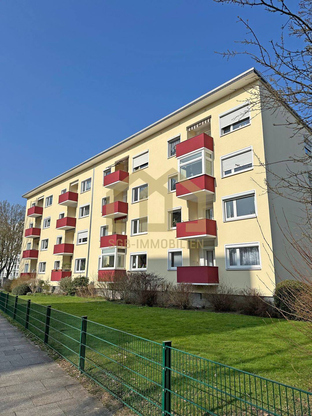 Neustadt: Lichtdurchflutete 3-Zimmer-Eckwohnung mit Sonnenbalkon, Tageslichtbad & Zusatzräumen – Bremen – Vorschaubild 3
