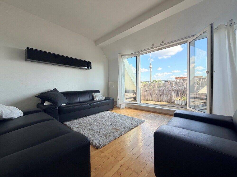 Traumhafte Dachgeschosswohnung mit Blick auf Fernsehturm! Unweit vom Rosenthaler Platz - bezugsfrei